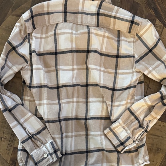 American Eagle Plaid Button-Up Shirt - Picture 4 of 4